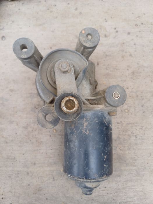 Запчасти на мазду 323