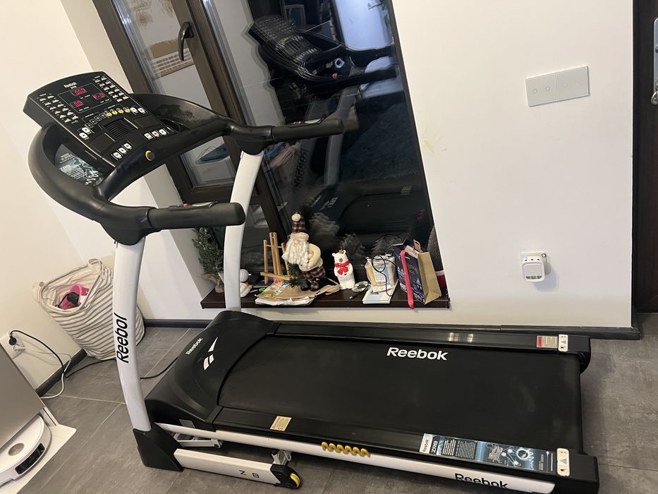 1.	Bandă de alergat Reebok – stare excelentă!