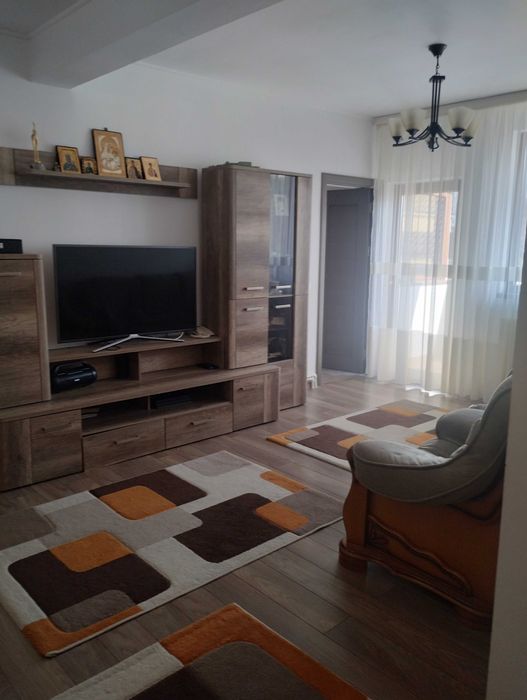 Apartament 4 camere, cu mansarda, 2 garaje, 190 mp, Platou Prundu