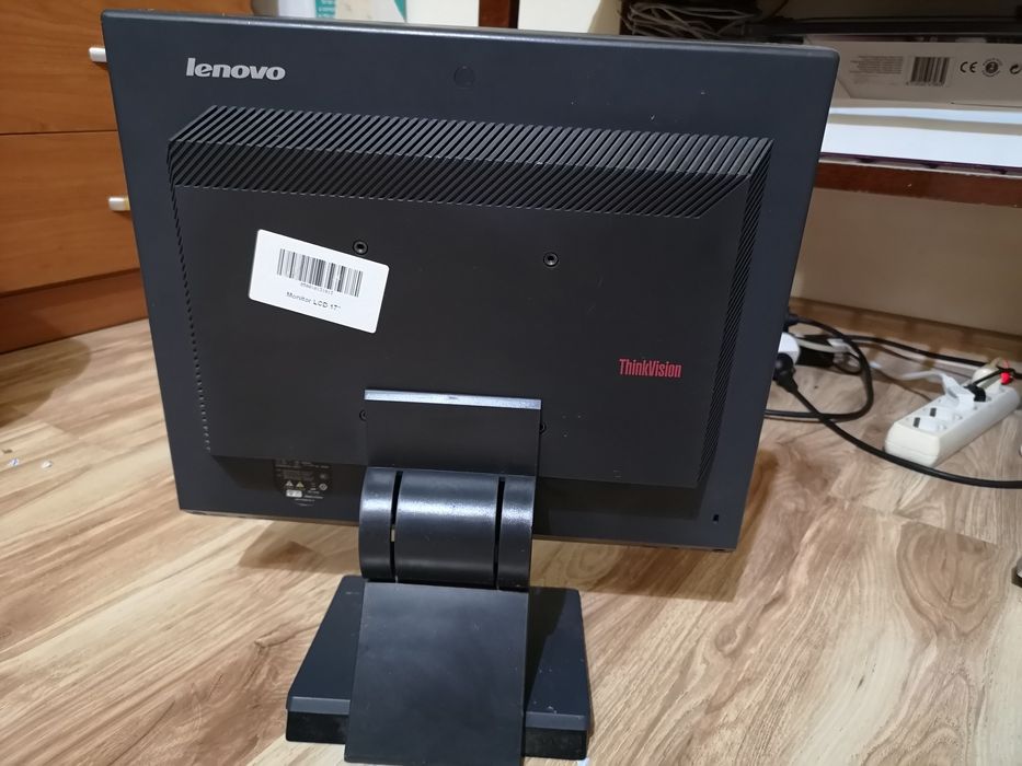 Monitor Lenovo ThinkVision 17" - Ideal Office / Supraveghere