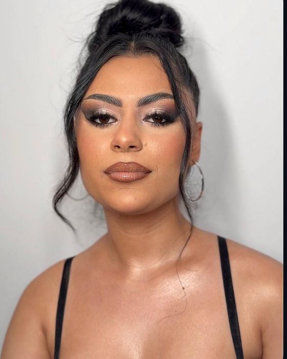 Make-up Profesional – La tine acasă sau la studio