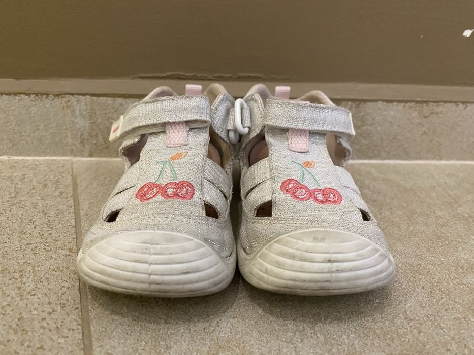 Сандали biomecanics 23 размер за момичe