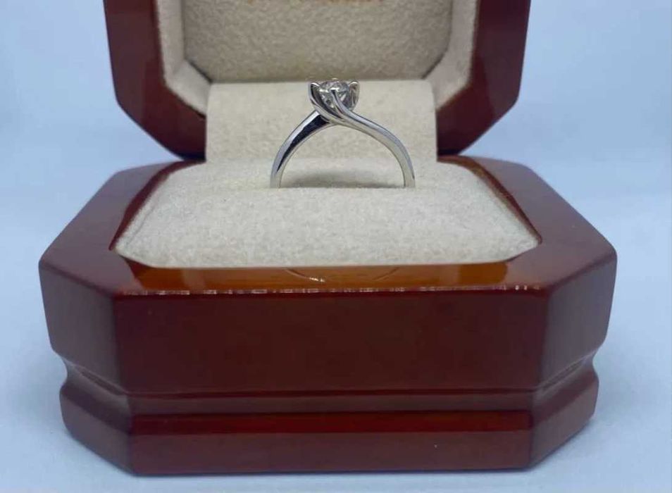 Годежен Пръстен Нов с Диамант Сертификат CGL/GIA Diamond диманти