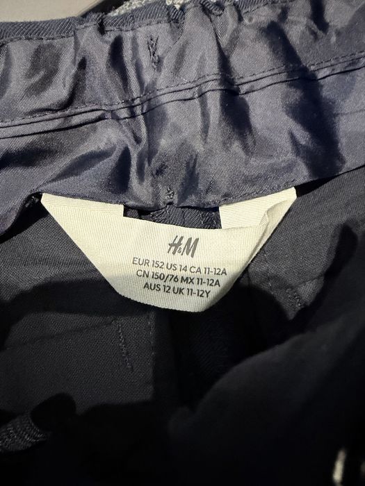 Детски тъмно син костюм H&M ( сако + панталон ) и ризи с дълъг ръкав, размер 146/152