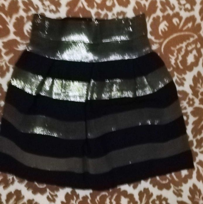 Bluze si fuste deosebite pentru ocazie