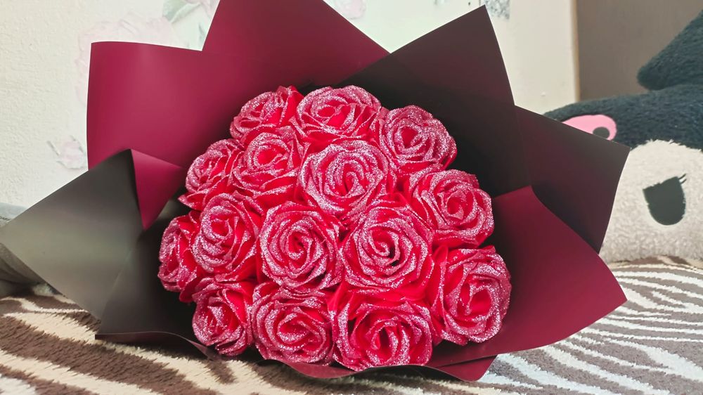 Букет из атласных роз