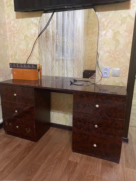 СРОЧНО продаю гарнитур