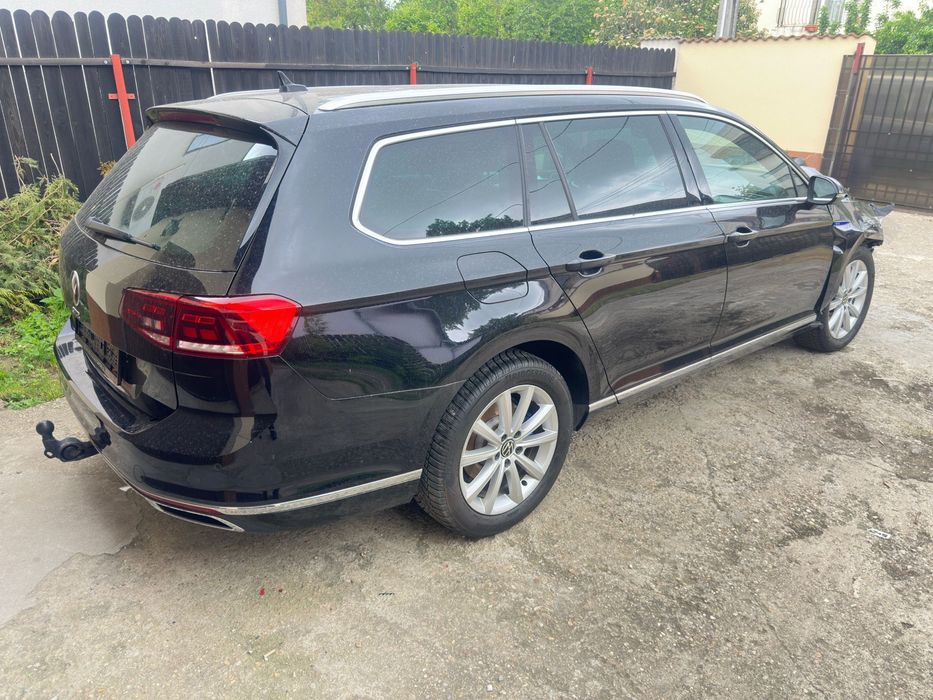 Volkswagen Passat GTE facelift 2021 - Plug-in Hibrid - Avariat