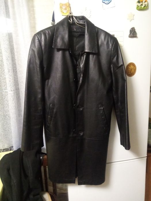 Продам кожаный сюртук. Размер 48-50.