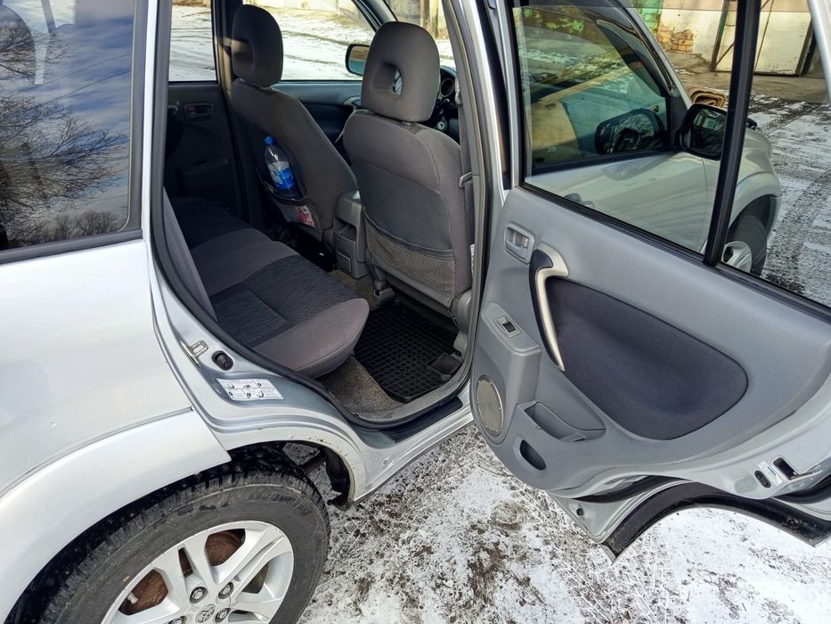 Тойота Toyota RAV4