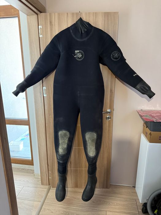 Сухи водолазни костюми !