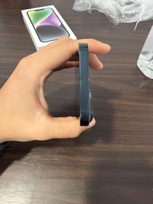 Iphone 14 с зарядно
