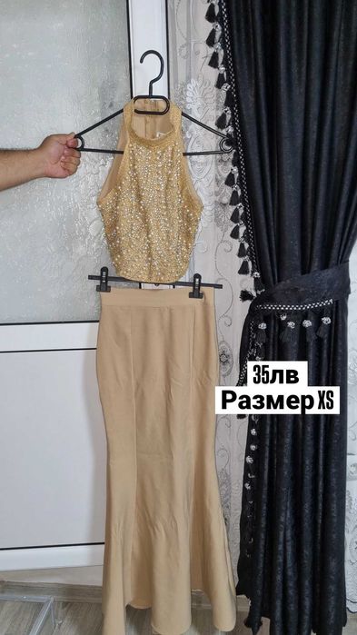 Продават се рокли