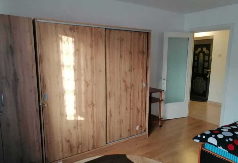 Дава се под наем Едностаен апартамент в Пловдив, Христо Смирненски - 40 кв.м за 219.3 € - Снимка #1