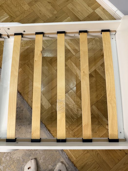 Продам детскую кровать с матрасом