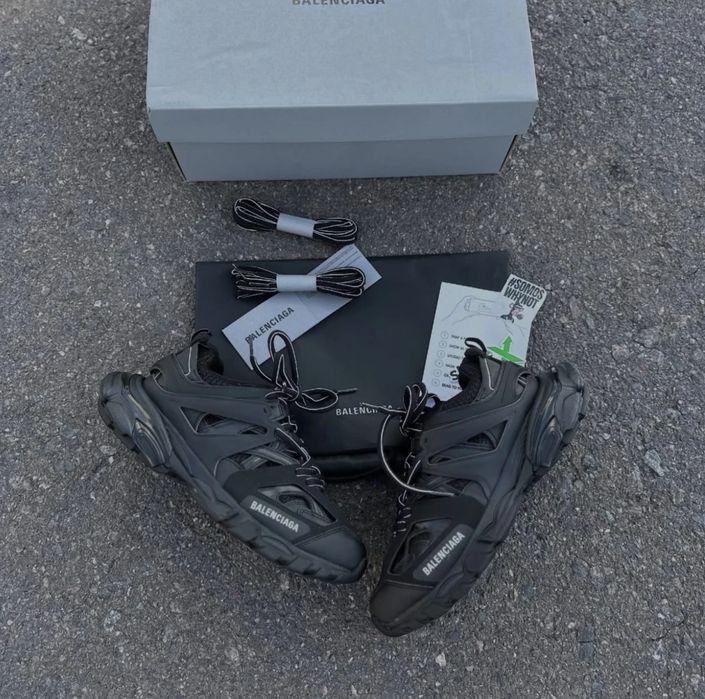 Balenciaga Track – Black