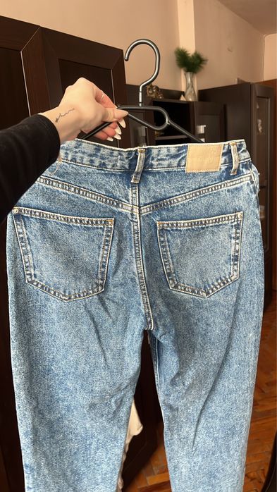 Два чифта Mom Jeans - тъмносини и светлосини