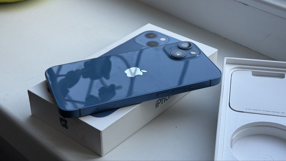Iphone 13, blue