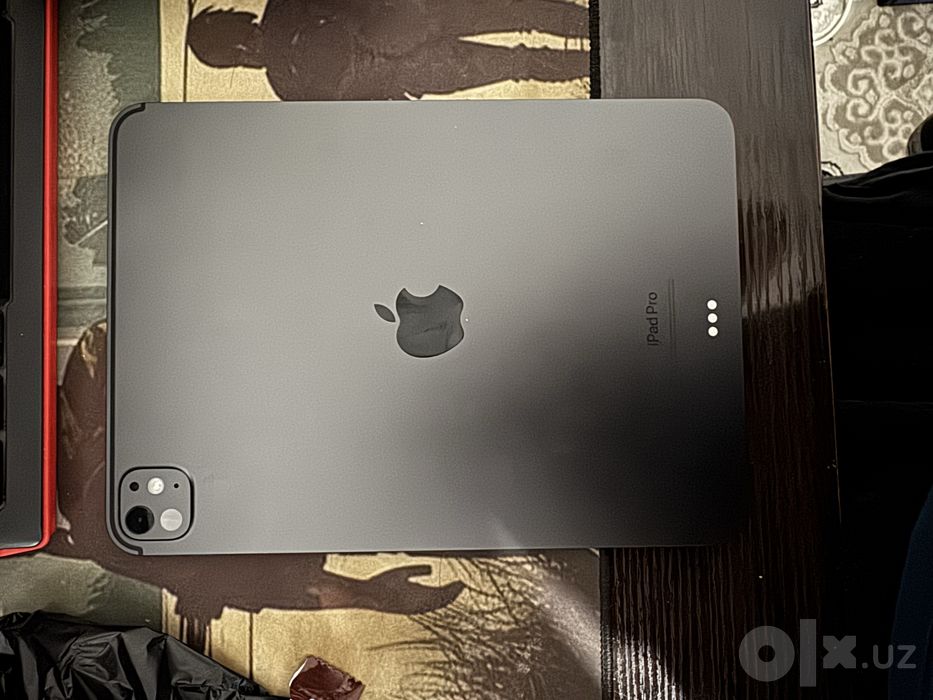 Ipad pro m4 sotiladi