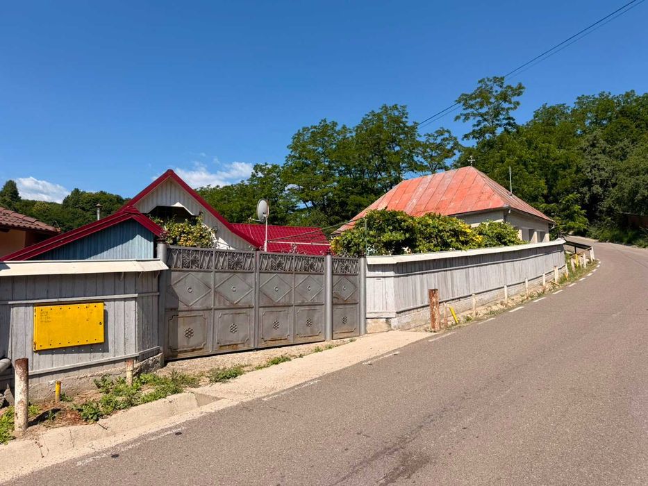 Casă de vânzare zonă liniștită Dărmănești