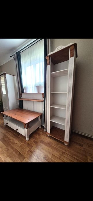 Mobila living sau hol. Lemn masiv pin