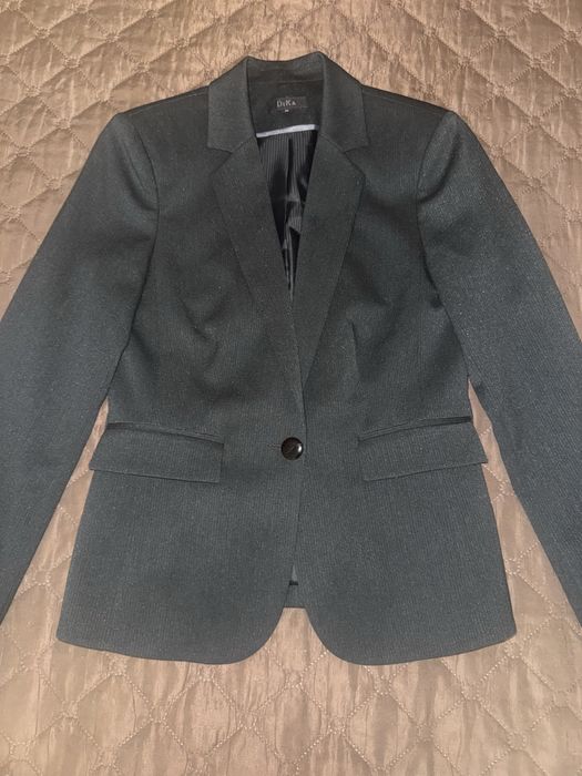 Дамско черно спортно елегантно сако