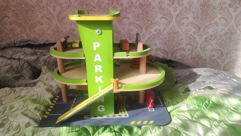 Деревянная игрушка паркинг срочно