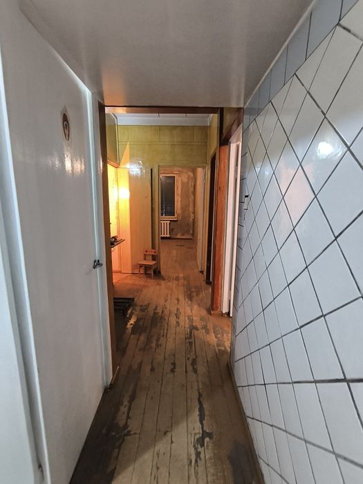 Алмазарский район Мед городок 3 х ком 4/4 не торец балкон 2 на 6