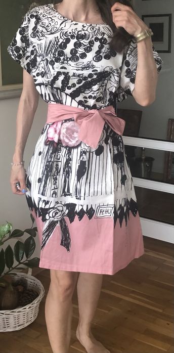 Бутикова рокля широк модел