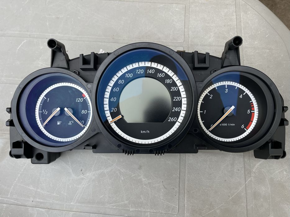 Километраж за Mercedes w204