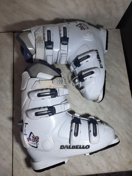 Clapari ski schi Dalbello mondo 24 corespunde mărimii 37