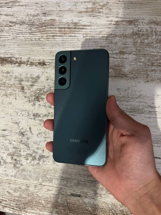 Samsung S22 128/8gb идеал