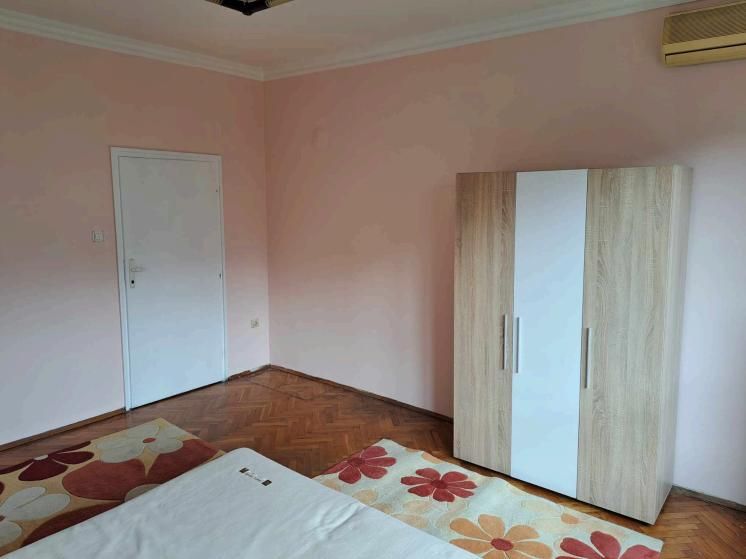 Дава се под наем Тристаен апартамент в София, Център - 100 кв.м за 650 € - Снимка #8