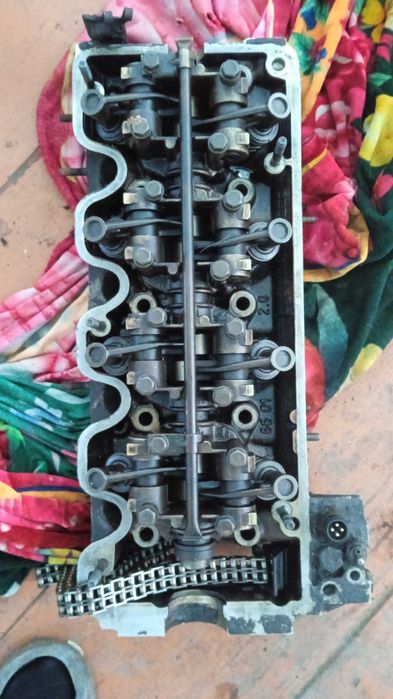 Продам головку Мерседес 190