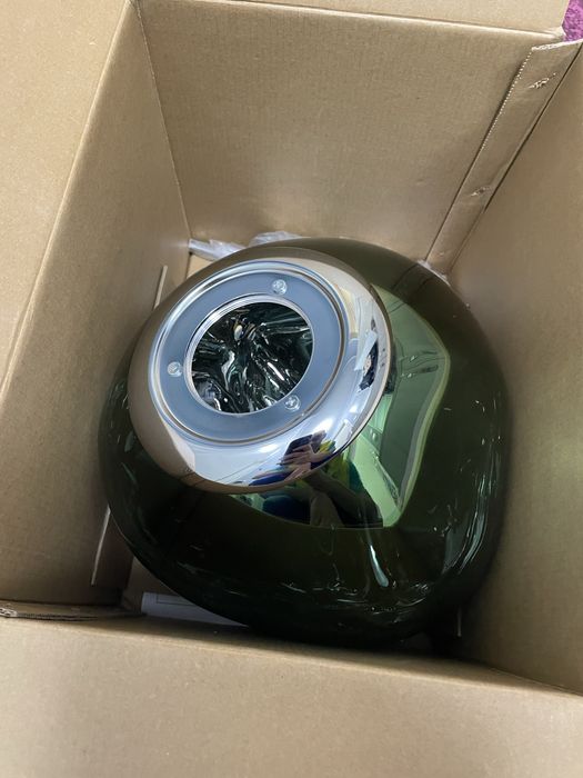 Лампион в зеленикав цвят