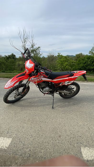 Vând Beta 125 RR