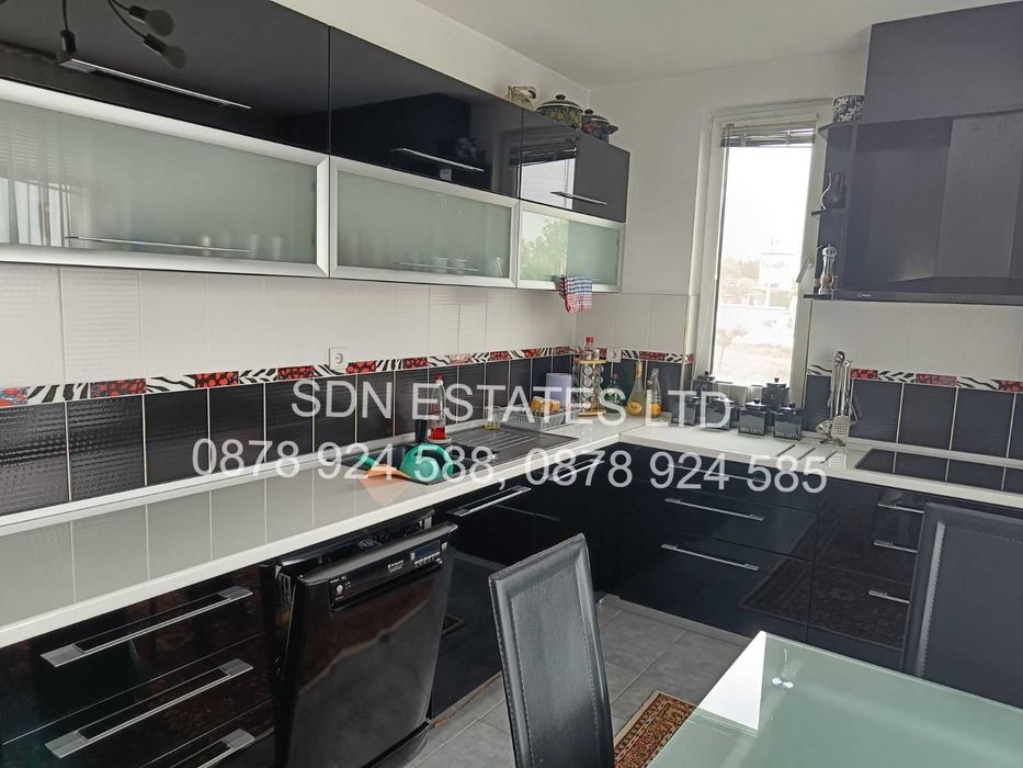 Продава се Къща в Казанлък - 300 кв.м за 934 €/кв.м - Снимка #1