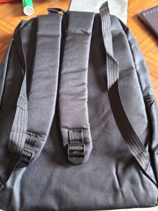 Черна раница унисекс