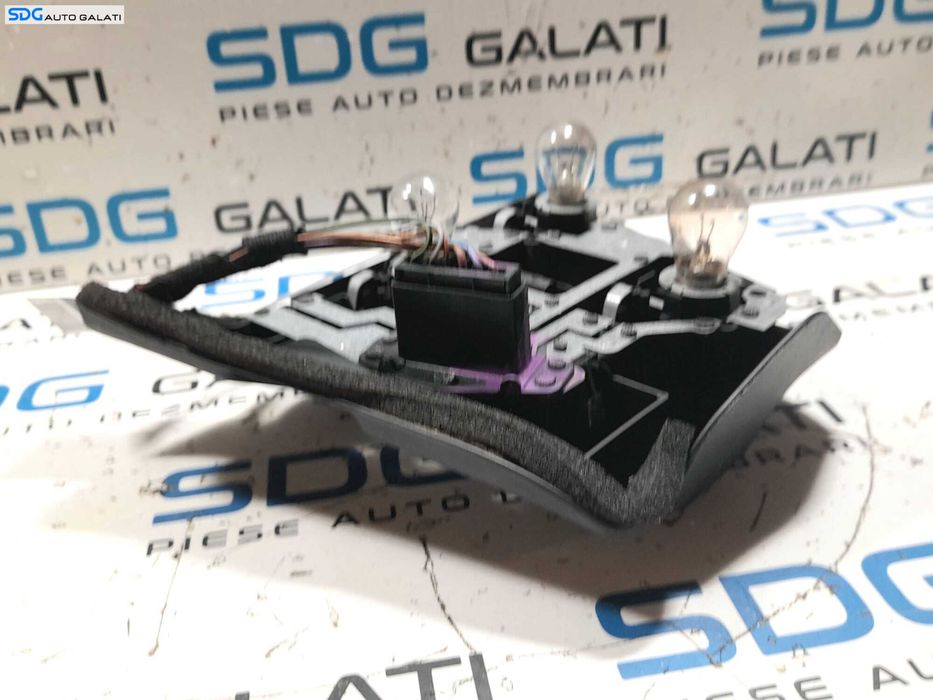 Soclu Suport Bec Becuri de la Stop Lampa Tripla Stanga de pe Aripa Caroserie BMW Seria 3 E46 1998 - 2006 Cod 8364925 [N0160]