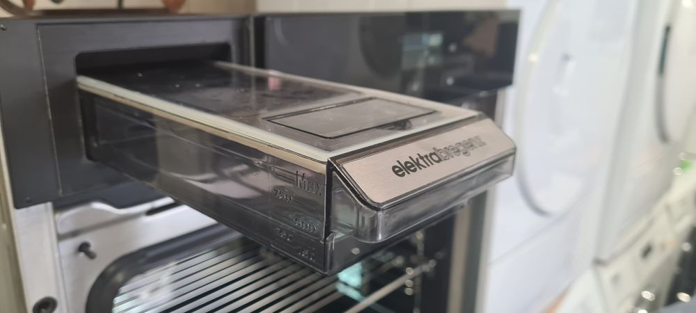 Фурна за вграждане Elektrabregenz MBD 76000 B с функция за пара, A+, 71 литра, вградена книга с рецепти, черен стъклен капак