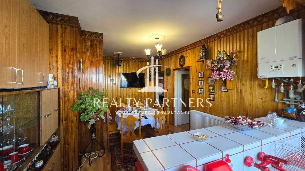 Продава се Тристаен апартамент в Радомир - 85 кв.м за 906 €/кв.м - Снимка #3