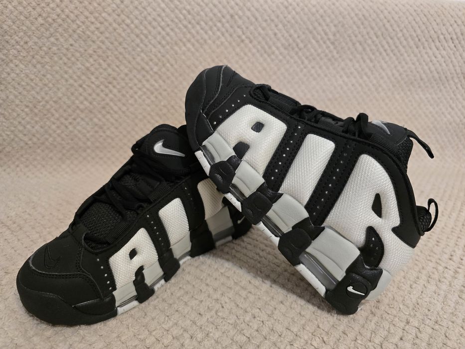 Nike uptempo nr 36 int 22,5 cm preț 350 lei