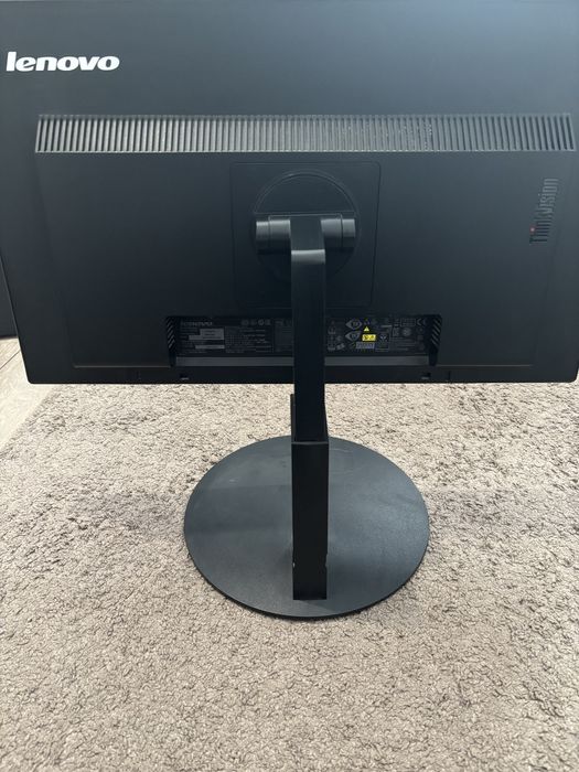 Monitor lenovo.