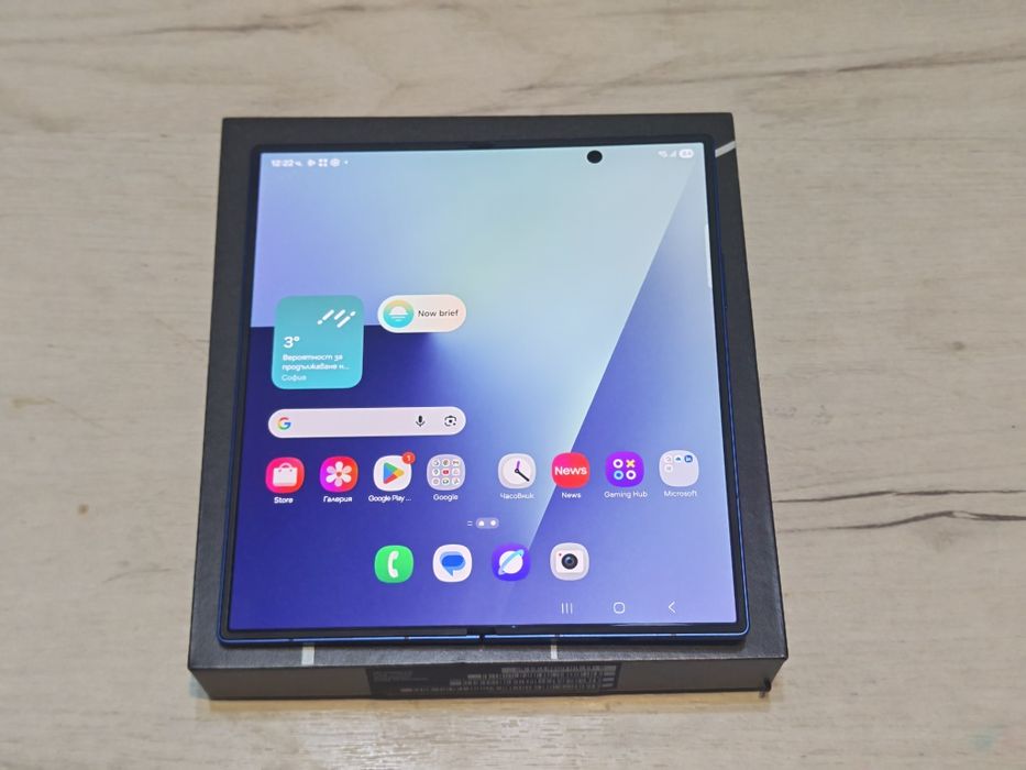 Като нов Samsung Galaxy Z Fold7 12 GB RAM  256 GB  Гаранция