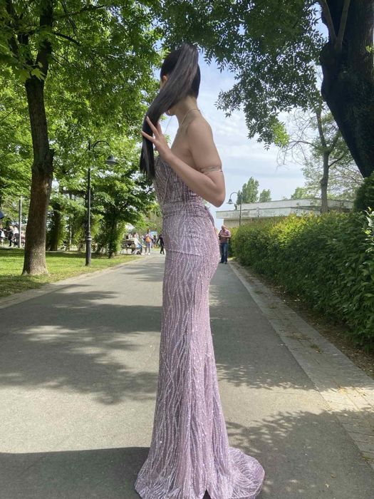 Абитуриентска рокля