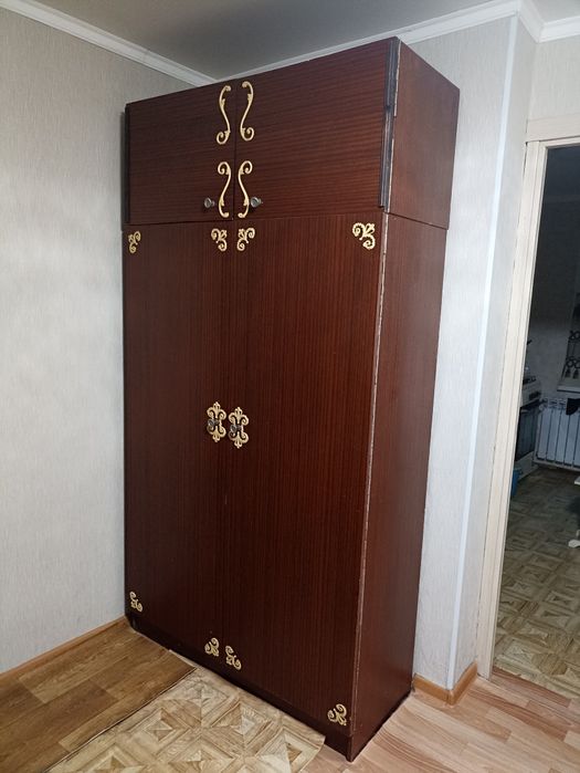 Продам: мебель, телевизор, кровать, шкаф б/у