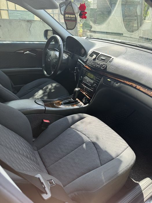 Mercedes e class w211