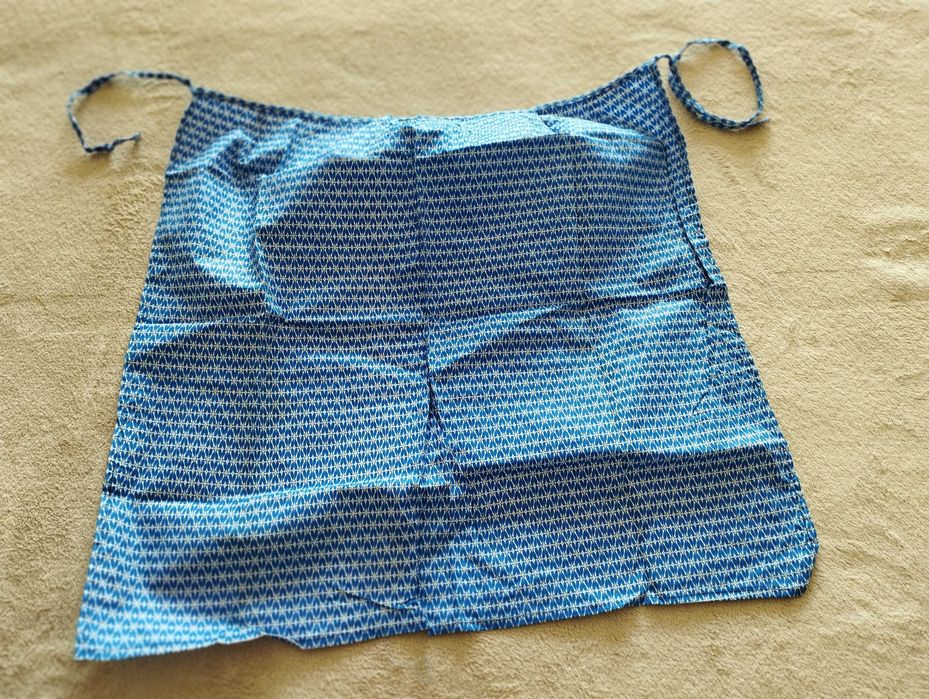 Селски престилки,Шапки за бакалавър.