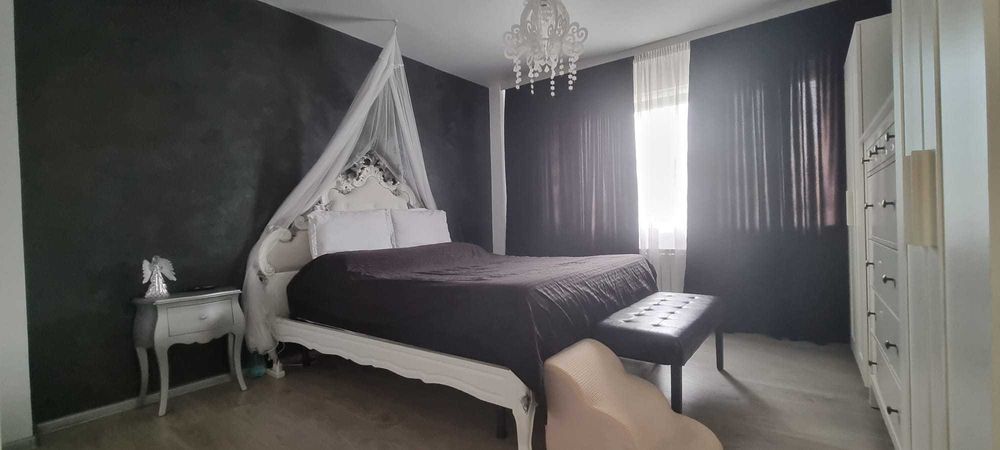 Apartament cu 3 camere de închiriat pe strada Bucegi- Persoana fizica