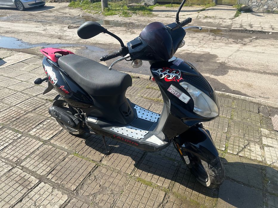 Продава се скутер Taurus 50